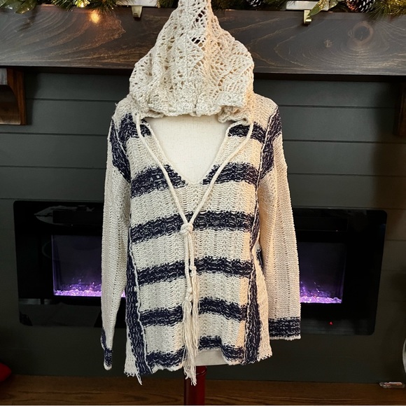 Lovestitch Knit Sweater - XL - Like New - Picture 1 of 4